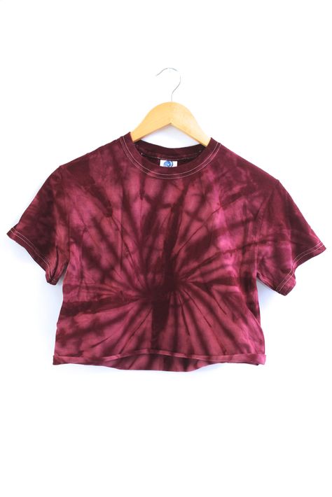 Tie Dye Tshirt Outfits Aesthetic, Ty Dye, Diy Summer Clothes, Diy Tie Dye Shirts, Tie Dye Fashion, How To Tie Dye, Summer Outfits For Teens, Tie Dye Diy, Tie Dye Crop Top