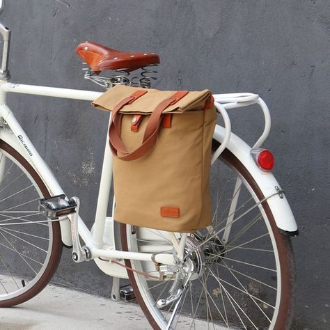 Specifications:Material: Canvas,Size: 44*33cm,Weight: 0.56kg,Color: Green - Made of high quality waxed waterproof canvas,genuine leather trim - Perfect as a bicycle storage for the market or city commuting - Detach one pannier and use as a shoulder bag or handle bag - Classic design but do no lack of fashion - Reinfoced handle never need to worry about it - Well padded ofbottom andsmooth liningwith fine workmanship Diy Grocery Bags, Bike Restoration, Bicycle Panniers, Bike Panniers, Retro Bicycle, Cycling Bag, Handlebar Bag, Pannier Bag, Trunk Bag