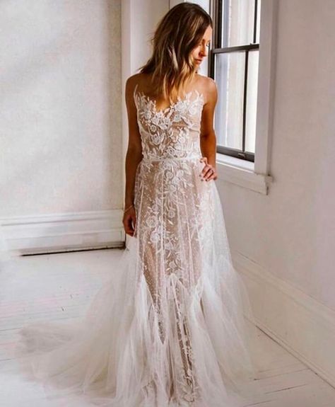 196 Me gusta, 1 comentarios - Love and Lace Bridal Salon (@loveandlacebridalsalon) en Instagram: "Hey #loveandlacebrides!!! 🥰 This is the ‘Capricorn’ wedding gown by @willowbywatters! Slip into…" Willow By Watters, Structured Wedding Dress, Watters Bridal, By Watters, London Bride, Illusion Tulle, Blue Bridal, Used Wedding Dresses, Nontraditional Wedding