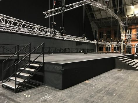 Small Concert Stage, Stage Set Up, Stage Design Concert, Stage Aesthetic, Small Stage, Idol Life, Portable Stage, Stage Ideas, Concert Stage Design