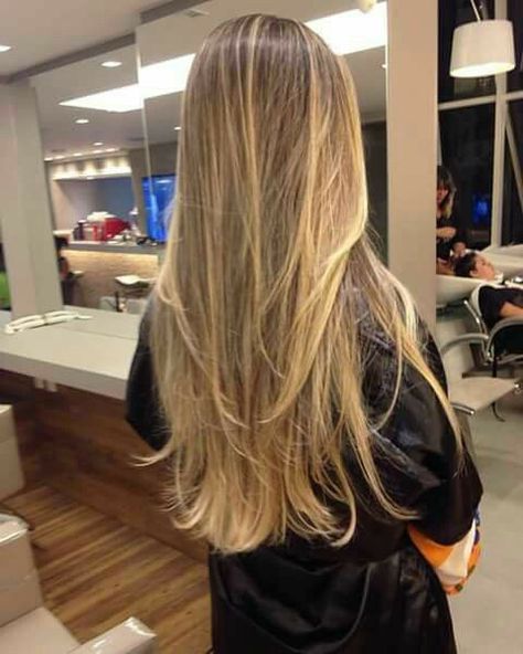 California Blonde Balayage, Hairstyles For All Hair Types, Summer Blonde Hair, Brown Hair Inspo, Vlasové Trendy, Dirty Blonde Hair, Honey Blonde Hair, Dark Blonde Hair, Blonde Hair Inspiration