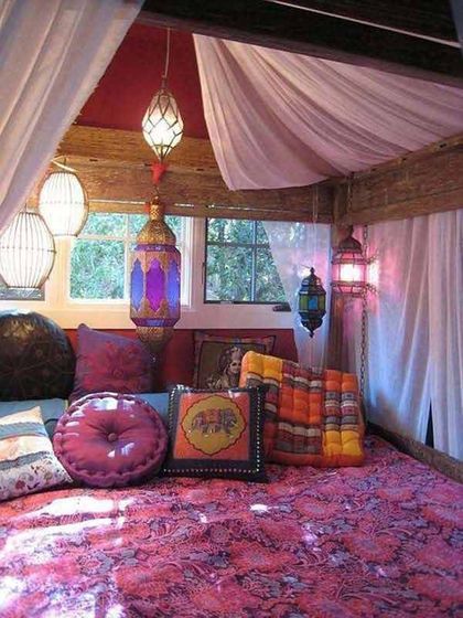 40 Beautiful Pictures Of Bohemian Style To Decorate Your Room Moroccan Decor Bedroom, Girls Bedroom Themes, Bohemian Style Decor, Moroccan Bedroom, Bohemian Bedroom Decor, Bohemian Bedroom