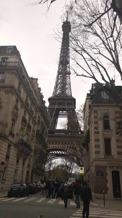 Dark Academia Travel Aesthetic, Eiffel Tower Dark Aesthetic, Dark Academia Paris Aesthetic, France Dark Academia, Dark Academia Aesthetic Lifestyle, Paris Academia Aesthetic, Dark Academia Lifestyle Aesthetic, France Aesthetic Dark, Dark Parisian Aesthetic