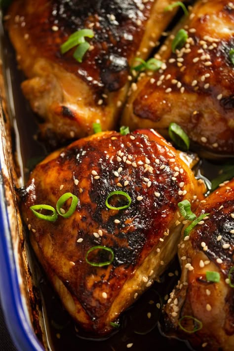 Sweet Chicken Recipes, Chicken Thigh Teriyaki, General Tao Chicken, Baked Bone In Chicken, Teriyaki Chicken Thighs, Chicken Teriyaki Sauce, Chicken Thighs In Oven, Pollo Teriyaki, Baked Teriyaki Chicken