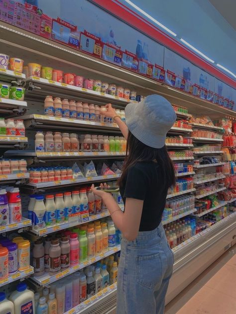 Convenience Store Aesthetic Photoshoot, Mall Outfit Ideas Casual, Shopping Mall Photo Ideas, Convenience Store Photoshoot, Aesthetic Photoshoot Inspiration, Rp Boy, Aesthetic Place, Tipografi 3d, Shopping Pictures