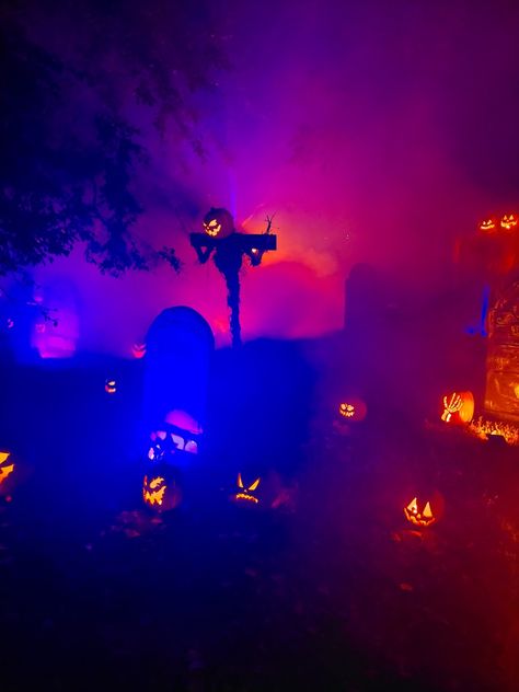 Graveyard Party, Graveyard Scenes For Halloween, Purple Graveyard, Neon Halloween Background, Neon Graveyard, Neon Purple Halloween Aesthetic, Zombie Apocolypse, Halloween Graveyard, Halloween Wallpaper