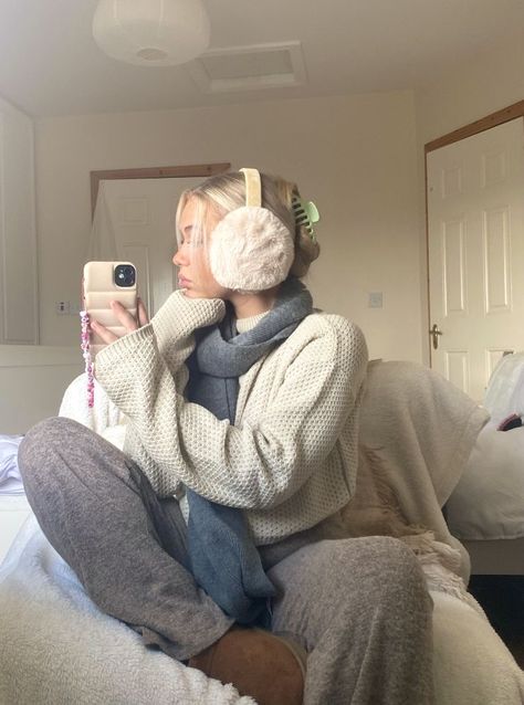 links in bio Earmuffs Outfit, Y2k Winter Outfits, Winter Ear Warmers, Cosy Winter Outfits, Style In 2023, Outfit With Uggs, Cold Weather Outfits Winter, Looks Adidas, Y2k Winter