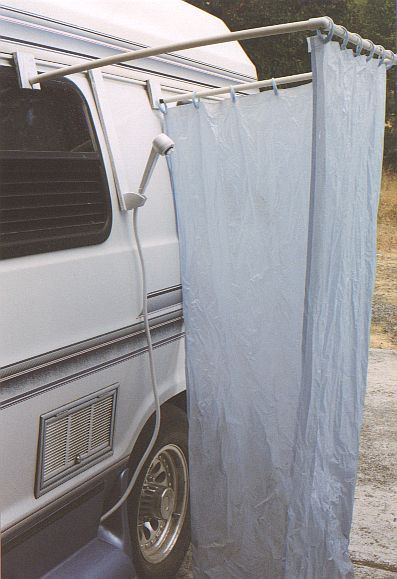 Caravan Outdoor Shower Ideas, Van Shower Outdoor, Outdoor Shower Van, Camping Shower Ideas, Caddy Camping, Kombi Trailer, Kombi Motorhome, T3 Vw, Auto Camping