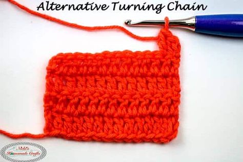 Learn the Shocking Truth to the Crochet Secret to Never have Gaps or Bulk with the Alternative Turning Chain for Double Crochet, Treble Crochet and Taller. Double Crochet Turning Chain, Crochet Turning Chain, Double Crochet Tutorial, How To Start Crochet, Crochet Help, Treble Crochet, Single Crochet Decrease, Knitting Hat, Crochet Hack