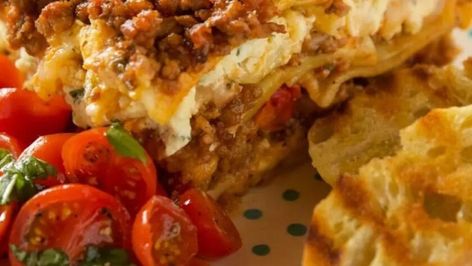 Pioneer Woman Loaf Pan Lasagna - The Pioneer Kitchen Loaf Pan Lasagna Pioneer Woman, Pioneer Woman Crockpot Lasagna, Lasagna In A Loaf Pan, Ree Drummond Lasagna, Pioneer Woman Lasagna, Loaf Pan Lasagna, Lasagna With Ricotta Cheese, Pioneer Kitchen, Pan Lasagna