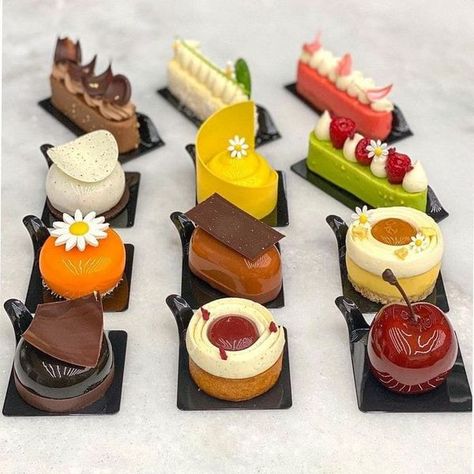 Recipes Patisserie | Facebook Antonio Bachour, Patisserie Design, Patisserie Fine, Dessert Presentation, French Dessert, Creative Desserts, Mousse Recipes, Pastry Desserts, Food Garnishes