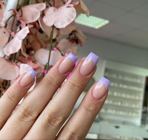 Lilac Nails Acrylic French Tip, French Tip Square Nails Color, Light Purple Nails Acrylic French Tips, Purple French Tip Nails Coffin Short, Purple French Dip Nails, Cute Lavender Nails French Tip, Lavender Nails Tips, Square Color French Tip Nails, Lilac French Tip Nails Coffin