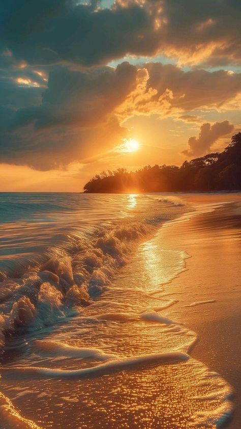 Sun And Sea Aesthetic, Beach At Sunset Aesthetic, Ocean Sunrise Aesthetic, Sunset Ocean Photography, Romantic Beach Aesthetic, Sunrise Over The Ocean, Beach Sunrise Wallpaper, Sunset Landscape Aesthetic, Sunset At The Beach Aesthetic