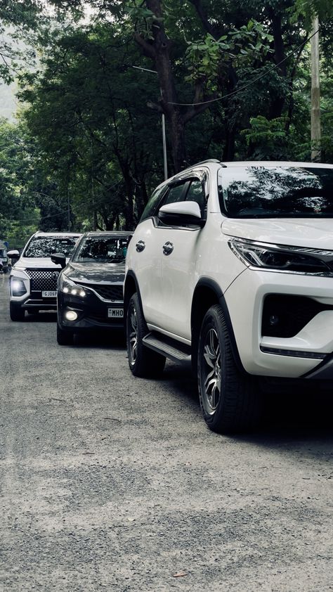 Fortuner Car Wallpaper Full Hd, Car Kafila, Fortuner Car Wallpaper, Black Fortuner Car, Fortuner Toyota Modified Black, Toyota Modified, Fortuner Car, Fortuner Toyota, Bg Wallpaper