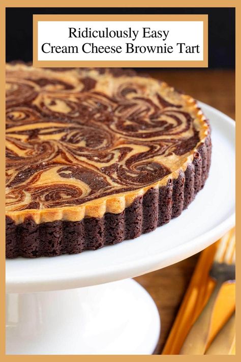 Ridiculously Easy Cream Cheese Brownie Tart Dessert Cakes Easy, Brownie Tart Recipes, Tart Cookies Recipes, Tiramisu Tart Recipe, Cafe Cake Recipes, Cream Cheese Tarts Recipes, Small Tarts Desserts, Best Tart Recipes, Easy Tarts Desserts