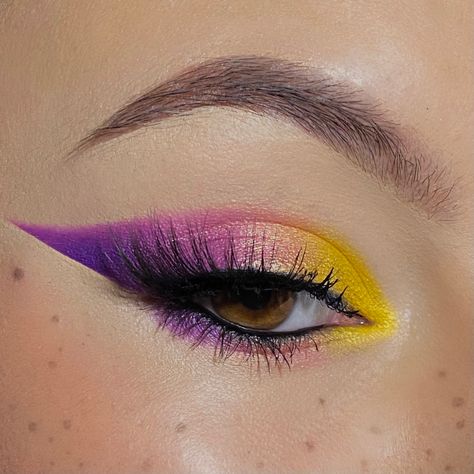 Purple Yellow Eye Makeup, Yellow And Purple Eye Makeup, Creative Eye Makeup Purple, Yellow Pink Purple Eyeshadow, Purple Yellow Eyeshadow, Purple And Yellow Eyeshadow Looks, Purple And Yellow Makeup Looks, Revolution Birds Of Paradise Looks, Purple And Yellow Eyeshadow