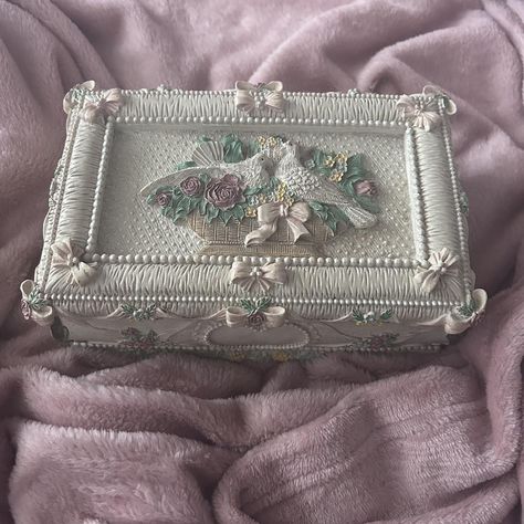 Coquette vintage jewelry box (minor staining on the... - Depop Jewelry Box Aesthetic Vintage, Jewelry Box Coquette, Coquette Jewelry Box Aesthetic, Vintage Jewellery Box Aesthetic, Coquette Jewelry Box, Jewelry Box Clay, Vintage Jewelry Box Aesthetic, Jewellery Box Aesthetic, Jewelry Box Aesthetic