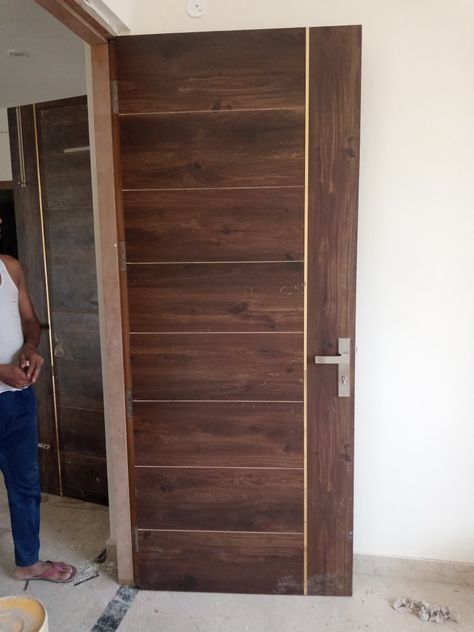 Plywood Gate Design, Main Door With Golden Strip, Door With Golden Strip, Flash Door Design Sunmica, Flush Door Design Modern Sunmica, Sunmica Door Designs, Jali Door Design Modern, Flush Doors Design Modern, Mica Door