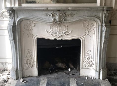 Old Marble Fireplace, Antique Fireplace Ideas, Marble Fireplace Ideas, French Fireplaces, Fireplace Marble, Design Camino, Style Fireplace, French Fireplace, Mantel Design