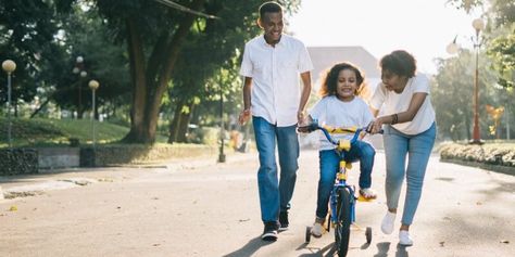 What is Positive Parenting? A Look at the Research and Benefits Generational Differences, Parenting Types, Parent Coaching, Better Parent, Positive Behavior, Parent Resources, Positive Discipline, Parenting Styles, Co Parenting