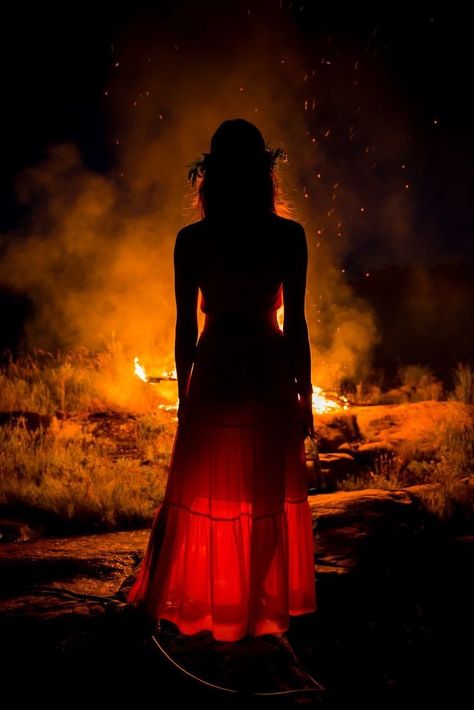 Pagan Festivals, Fire Festival, Fire Photography, Foto Tips, Beltane, Witch Aesthetic, Life Force, Summer Solstice, Bachata