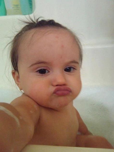 Selfie Ideas Creative, Baby Selfie, Selfie Fail, Funny Selfies, Funny Baby Pictures, Best Selfies, Duck Face, Selfie Time, Parkour