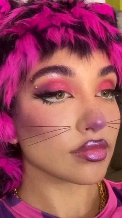 Cat Costume Makeup, Cheshire Cat Makeup, Cheshire Cat Halloween, Alice Halloween, Alice In Wonderland Makeup, Wonderland Makeup, Cheshire Cat Costume, Cat Halloween Makeup, Angel Halloween Costumes