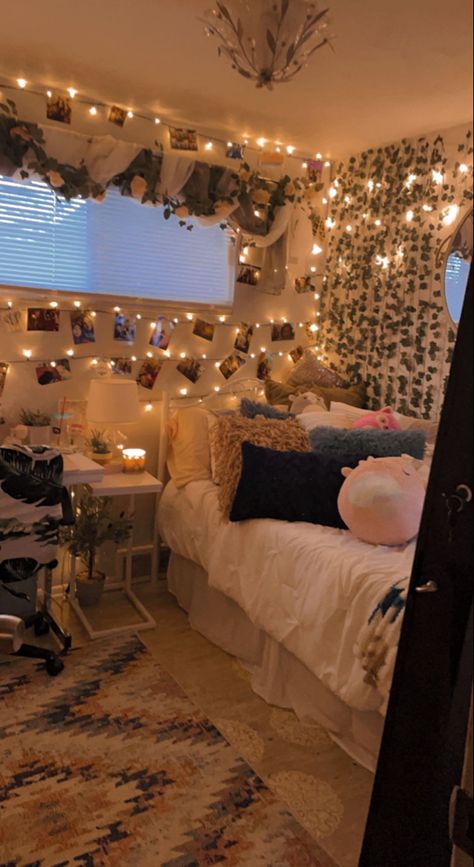 Cute Bedroom Decor Ideas Cozy, Two Person Bedroom Aesthetic, Soft Blue Bedroom Aesthetic, Cute Room For Teens, 13 Teen Year Old Girl Bedroom Ideas, 13 Teen Year Old Girl Bedroom, Twin Bedroom Ideas Aesthetic, Cute Rooms Teenagers, Themes For Rooms