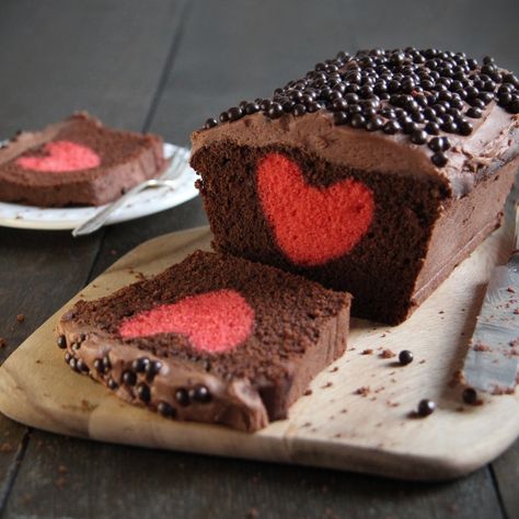 Have a go at baking this lovely romantic hidden heart cake recipe from BakingMad.com, which has a surprise centre when cut - perfect for Valentine's Day! Heart Cake Recipes, Cake Surprise, Chocolate Extract, Chocolate Loaf Cake, Cakes To Make, Cake Pops How To Make, Cake Chocolat, Cake Mixture, Pink Foods