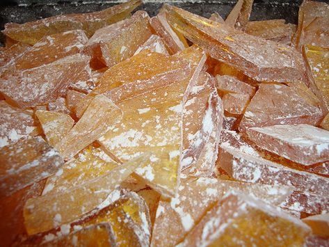 Cooking Deserts, Rock Candy Recipe, Hard Tack Candy, Hard Tack, Hard Candy Recipes, Christmas Candies, Homemade Candy, Homemade Lemonade, Holiday Candy