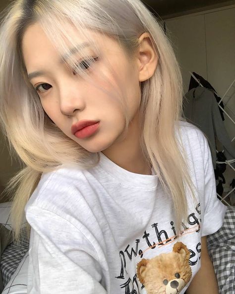 ⓘⓝⓢⓣⓐⓖⓡⓐⓜ ⓟⓞⓢⓣ ⓑⓨ : lkorworld Ulzzang, Blonde Hair, A Woman, Blonde, Hair, White