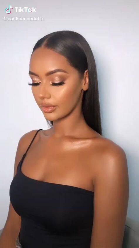 Prom Makeup Looks Simple, Makeup Guest Wedding, Formal Glam Makeup, Simple Makeup Looks For Prom, Hairstyles For Ball, Yellow Dress Makeup Ideas, Simple Formal Hair, Natural Formal Makeup, Makeup Looks For Wedding Guest