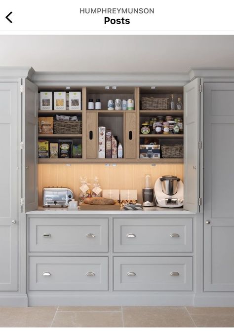 Kitchen Ideas Acnh, Breakfast Cupboard, Crockery Cupboard, Desert Kitchen, Uncluttered Kitchen, Baking Center, Humphrey Munson, Mission House, Curved Kitchen