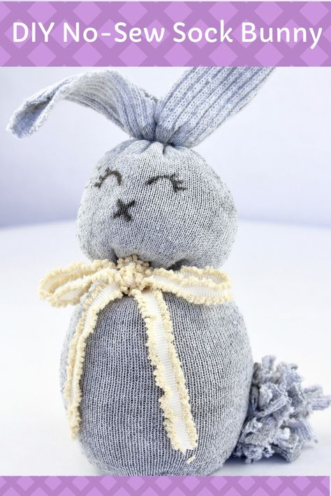 Turn That Lone Sock Into a Cute Bunny How To Make Socks, Diy – Velikonoce, Sock Bunny, Handmade Gifts Diy, Kids Easter Basket, Sock Crafts, Easter Bunny Crafts, Simple Craft, Easter Projects