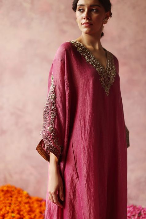 Buy Fuchsia Phiran Zari Tissue Embellished Zardozi V Heer And Pant Set For Women by Begum Online at Aza Fashions. Chic Indian Wedding Outfits, Tissue Dresses Indian, Jardosi Work Design In Kurti, Aza Fashion Outfits 2024 Suits, Satin Kurti Designs, Tissue Dress, Printed Tunics, Kaftan Designs, Anarkali Dress Pattern