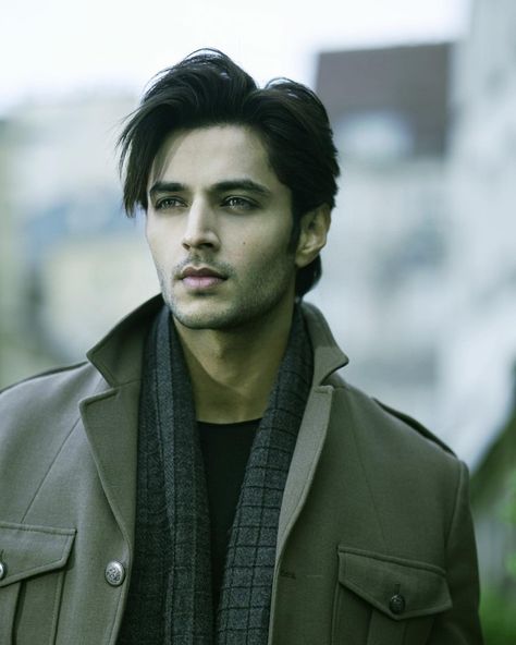 Siddharth Gupta Pics, Siddharth Gupta, People Faces, Drawing People Faces, Cute Images For Dp, Selfie Ideas, Gentleman Style, Drawing People, Haircuts For Men