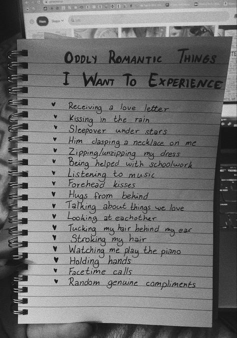 Romantic Nostalgia Aesthetic, Romantic Athestic, How To Become Romantic, Cute Relationship Gestures, Romance Things I Want To Experience, Romantic Stuff Ideas, Hopeless Romantic Playlist Cover, Cute Romantic Gestures, Dude But Romantically