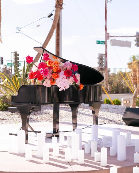 POV: you found the secret recipe to an unforgettable cocktail hour 🎶 Here’s our recipe: • 1 baby grand piano • Piano flowers (roses, orchids, hydrangea, anthurium, or whatever you have in your pantry is fine.) • TONS of pillar candles • A good rug to anchor the display (good call @symphonywed!) This lil recipe was just the appetizer to an amazing wedding night at the iconic @theneonmuseumlasvegas 🔆 Planning and Design @symphonywed Live Musician @lsegroup.vegas Rentals @rsvppartyrentals... Piano Flowers, Neon Disco, Baby Grand Piano, Disco Wedding, Baby Grand Pianos, Floral Studio, Grand Piano, Wedding Aesthetic, Secret Recipe