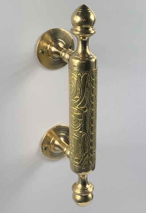 Add a vintage Moroccan touch to your space with this riad-style engraved brass Door handle. Moroccan Door, Brass Door Handle, Brass Door Handles, Old Door, Brass Door, Door Pulls, Brass Handles, Vintage Moroccan, Drawer Knobs