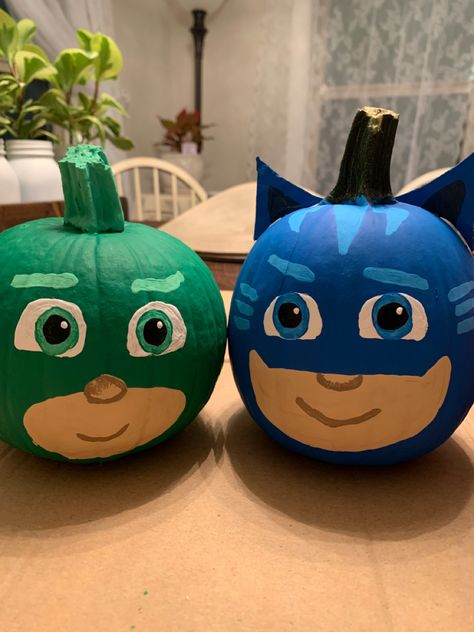 Painted PJ Masks Pumpkins for Halloween! Pumpkin Painting Ideas Matching, Boy Pumpkin Painting Ideas, Superhero Pumpkin Painting, Character Painted Pumpkins, Duo Pumpkin Painting Ideas, Pumpkin Painting Disney, Pumpkin Painting Funny, Pumpkin Painting Ideas Funny, Cow Pumpkin Painting