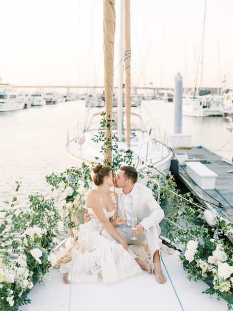 We're absolutely swooning over this sailboat ceremony at Charleston Harbor! The luxurious nautical fete was such a unique, intimate way for this adorable couple to kick off the next chapter of their lives together! For more nautical inspo, see the link in our bio! Little Black Book Photographer: @lindseytaylorphotography Yacht Wedding Decor, Boat Wedding Decorations, Boat Wedding Ceremony, Sailboat Wedding, Elopement Venues, Yacht Wedding, Boat Wedding, Key West Wedding, Easy Backdrops