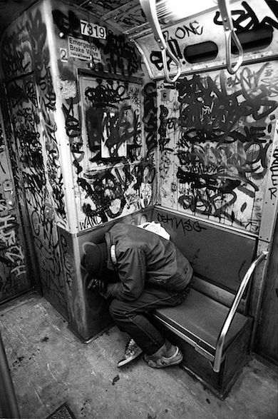 New York Subway 1970s, 80s Graffiti Nyc Subway, Underground New York, Nyc Subway Graffiti, New York 80s Aesthetic, The Bronx Aesthetic, Old New York Aesthetic, Bronx 1970s, Bronx Aesthetic