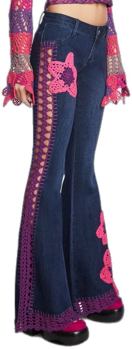 Crochet Boot Cut Pants, Denim And Lace Jeans, Lace Jeans Outfit, Custom Flare Jeans, Y2k Jean Designs, Jeans Crochet Ideas, Crochet Jeans Pants, Crochet Wide Leg Pants, Jeans Under Dress Outfit Y2k