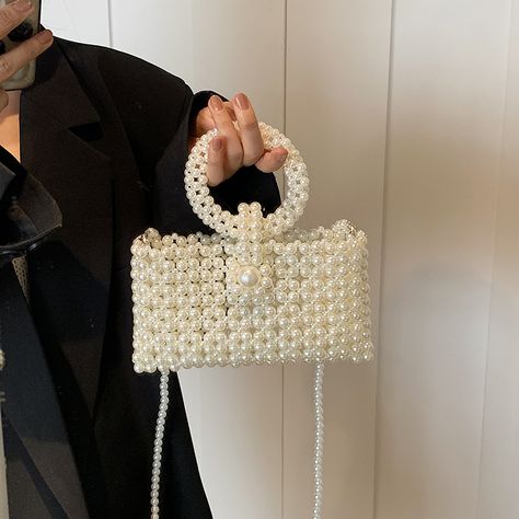 Simple Versatile Pearl Square Handbags Chains Beading Sense of Luxury Shoulder and Crossbody Bags Hand Beaded Bag, Diy Bag Designs, Pearl Jewelry Design, Diy Bags Patterns, Fashion Decoration, Pearl Bag, Beaded Bag, Crossbody Bags For Women, Beaded Handbag