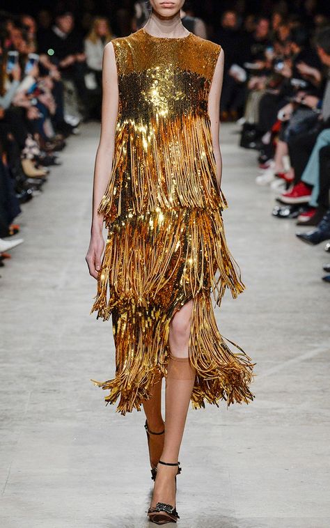 Rochas Gold Clothes, Fringe Festival, Fringe Fashion, Fringe Dress, Marchesa, Fall 2017, Gold Dress, Fashion 2017, Carolina Herrera