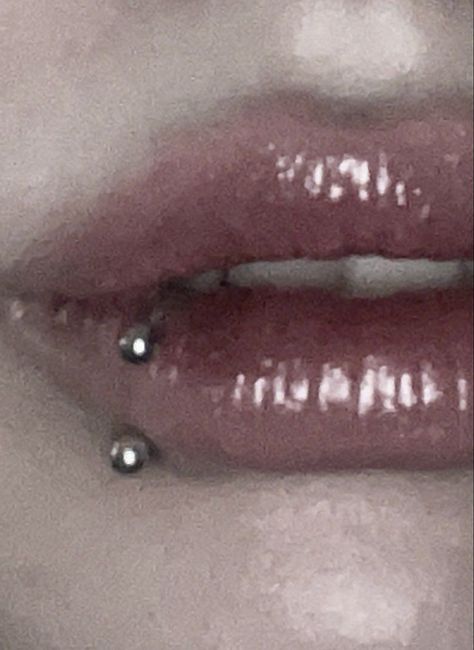 Reverse Labret Piercing, Side Labret Jewelry, Lip Jewelry Piercing, Smiley Fangs Piercing, Side Vertical Labret, Side Labret Piercing Studs, Lip Peicerings, Labret Piercing Aesthetic, Lip Piercing Aesthetic