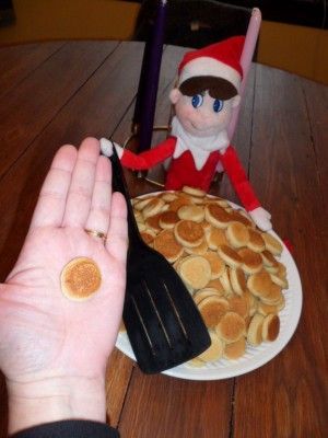 Mini Elf Pancake Breakfast...these are the BEST Elf on the Shelf ideas for Christmas! Do It Yourself Decoration, Awesome Elf On The Shelf Ideas, Elf Magic, Elf Antics, The Creeper, Elf Fun, Mini Pancakes, Elf Ideas, Buddy The Elf