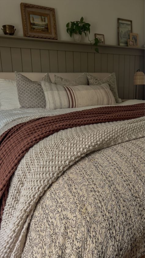 Bedroom Inspo Natural, Bedroom With Quilt Bedspreads, Moody Master Bedding Ideas, Better Homes And Gardens Bedding, Gray Wood Bedroom Ideas, Layered Bed With Quilt, Classic Masculine Living Room, Neutral And Terracotta Bedroom, European Farmhouse Style Bedroom