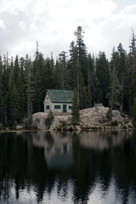 Little Cabin In The Woods, A Small House, Haus Am See, Cottage Cabin, Little Cabin, Viria, Cabin In The Woods, Cabins And Cottages, Cabin Life