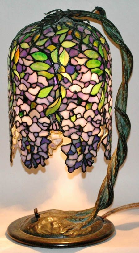 Stained Glass Table Lamps, Glass Art Pictures, Tiffany Style Lamp, Tiffany Lamp, Art Glass Lamp, Lamp Art, Wine Glass Art, Tiffany Stained Glass, Beach Glass Art